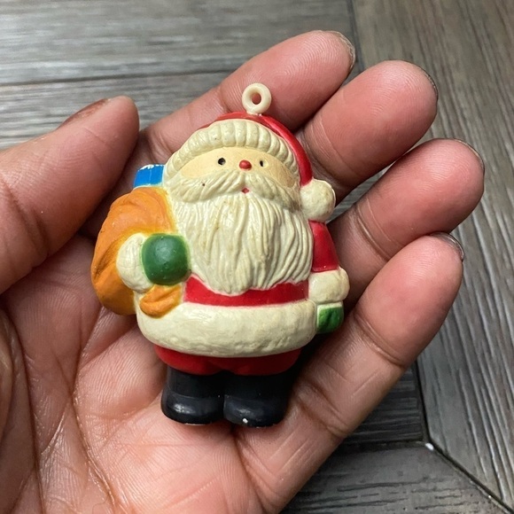 Vintage Christmas wooden Santa w/ sack tree ornament - Picture 4 of 4